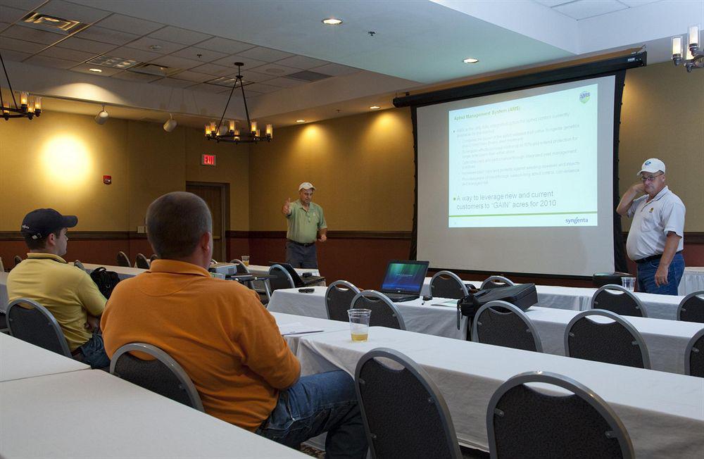 Holiday Inn Hotel & Suites Owatonna Servizi foto