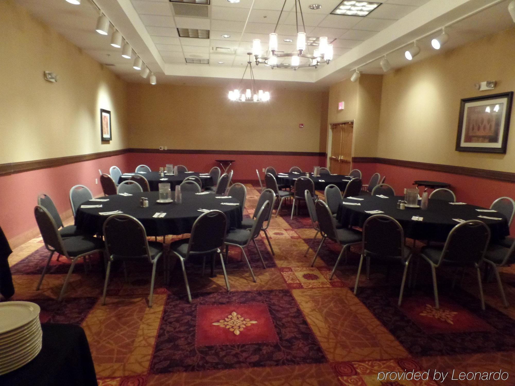 Holiday Inn Hotel & Suites Owatonna Esterno foto