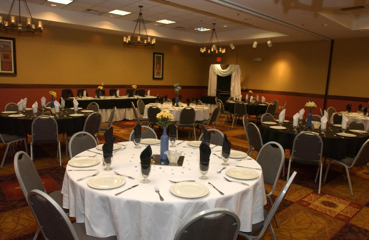 Holiday Inn Hotel & Suites Owatonna Esterno foto